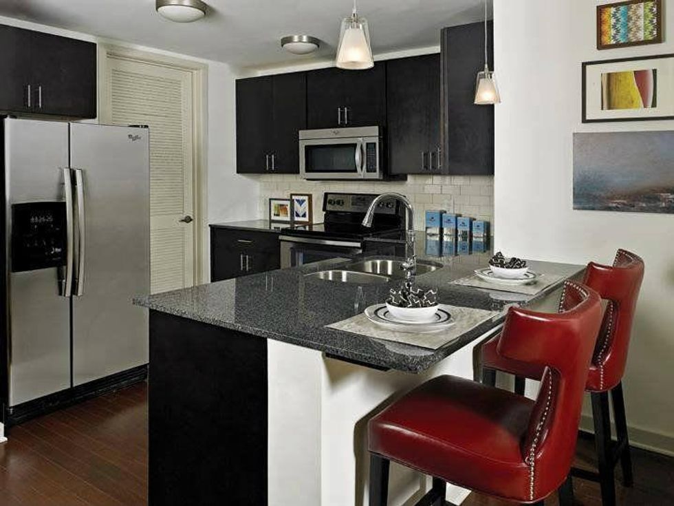 skyhouse dallas, kitchen, victory park