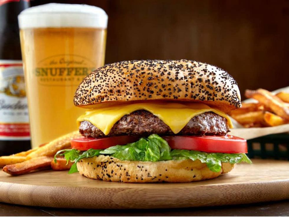 Snuffer's cheeseburger