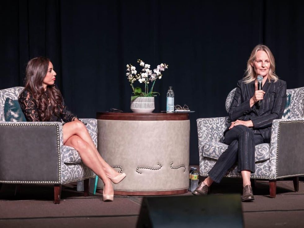 Sonia Azad, Helen Hunt