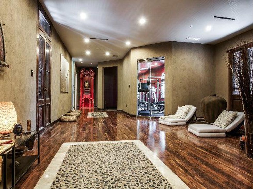 Spa entrance at 8211 Inwood Rd. in Dallas