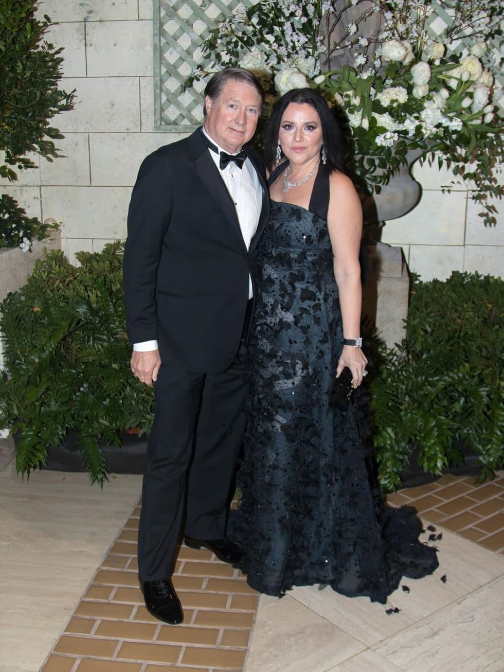 Steven Hodge (Armani), Ruth Hodge (Carolina Herrera)