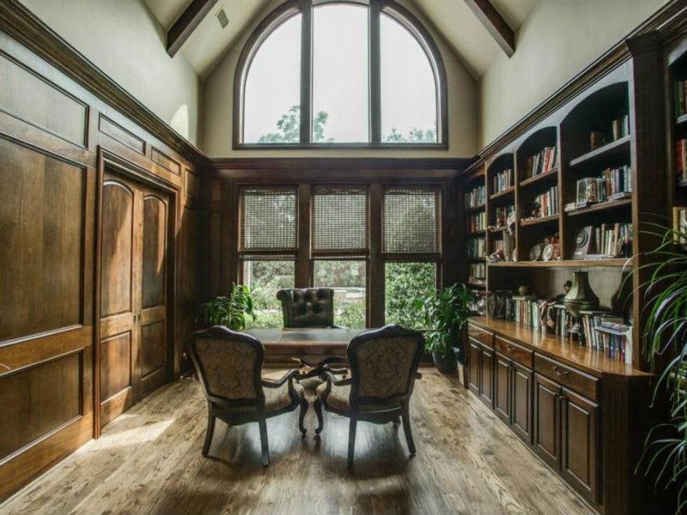 Study at 4436 Brookview in Dallas