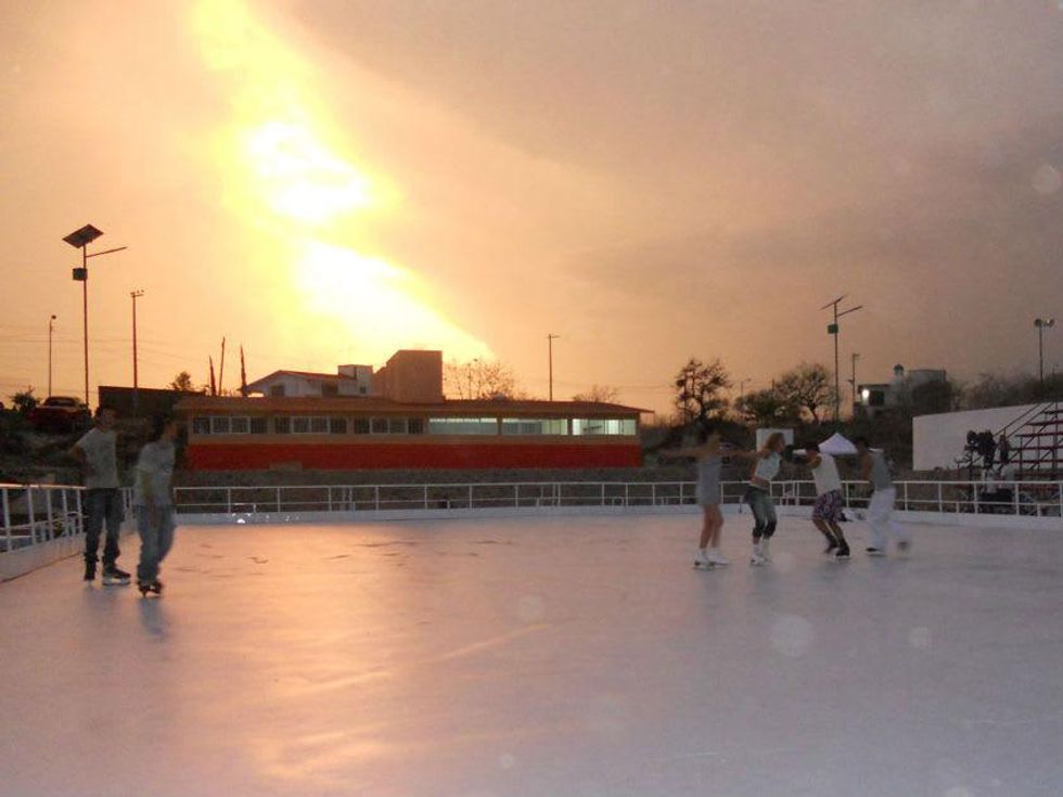 Super-Glide ice skating rink in Mexico