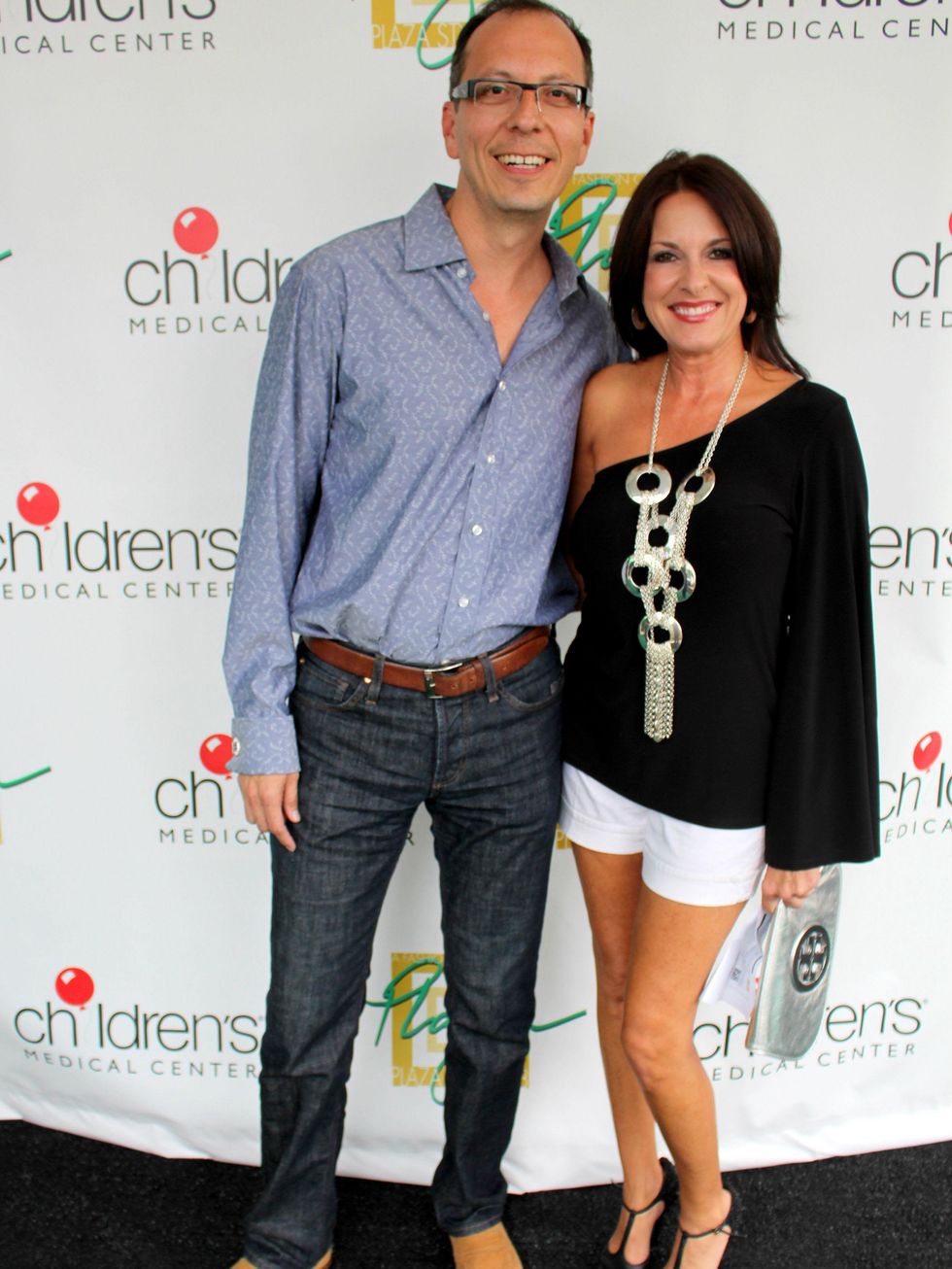 Susan Elzmer, Robert Hernandez, Plaza Style 13'