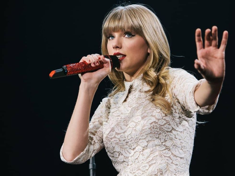 Taylor Swift close up