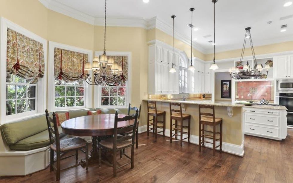 TD Jakes home, 4001 W Lawther Dr