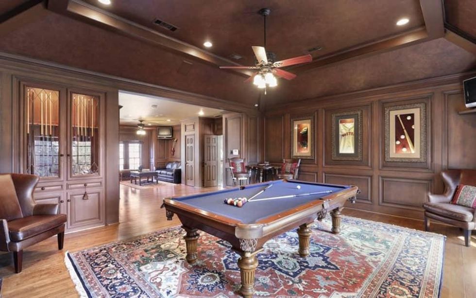 TD Jakes home, 4001 W Lawther Dr