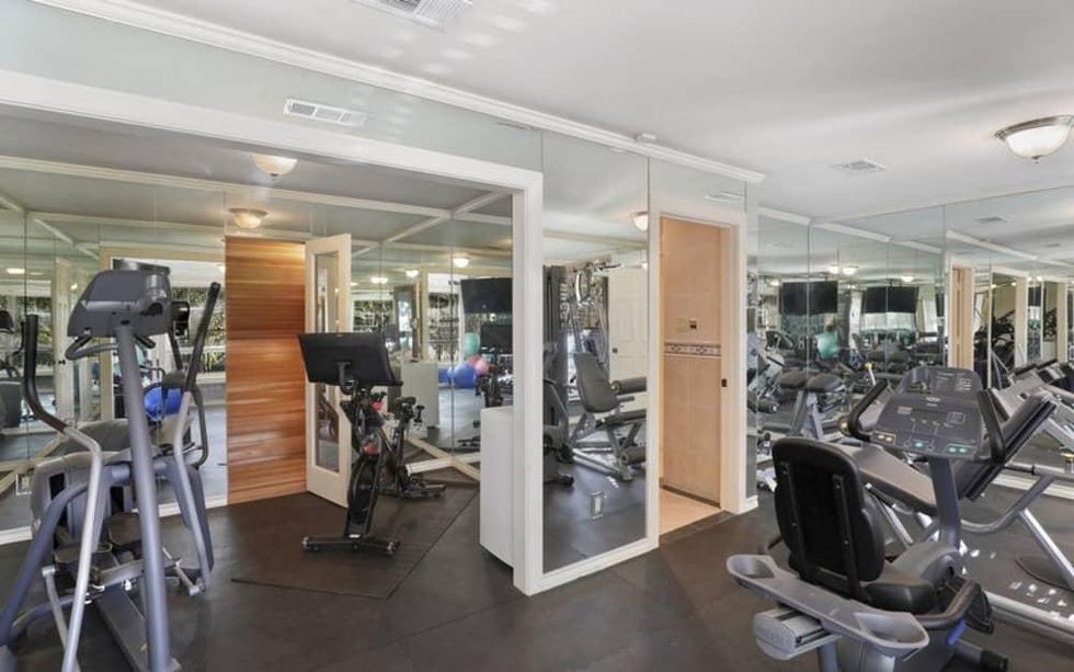 TD Jakes home, 4001 W Lawther Dr