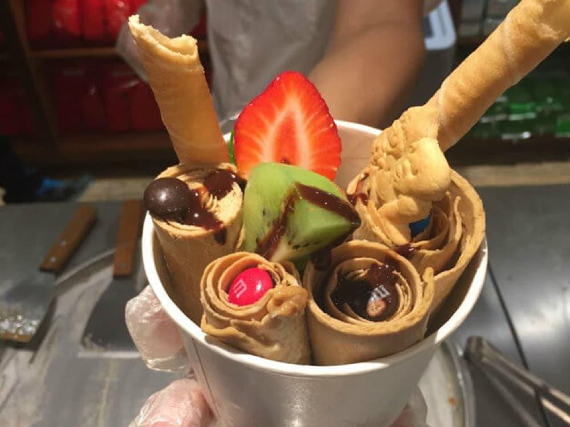 Thai rolled ice cream