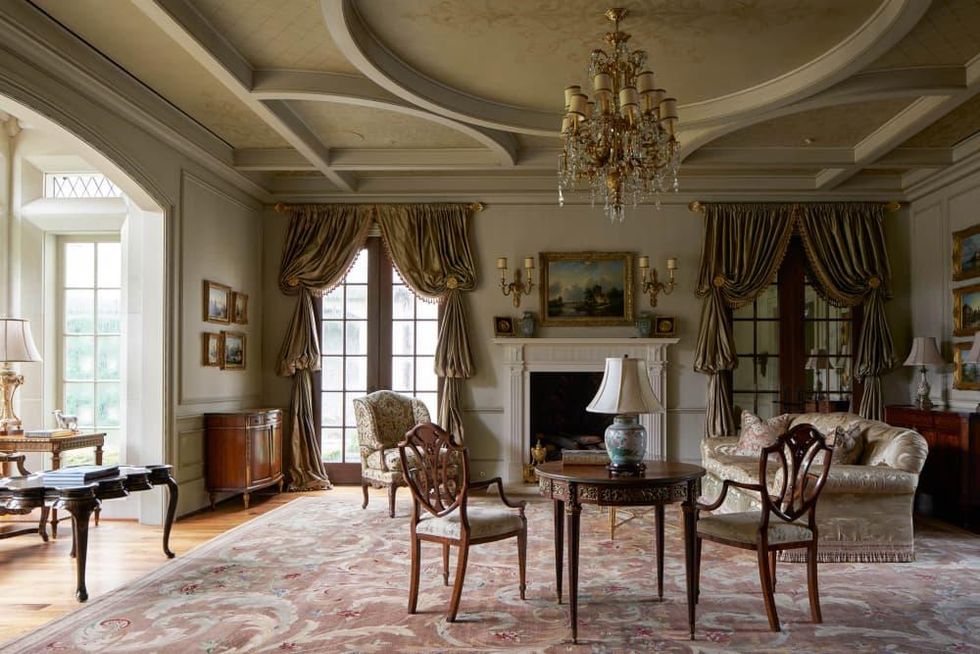 The Manor on Carnarvon 120 Carnarvon Memorial Park for sale