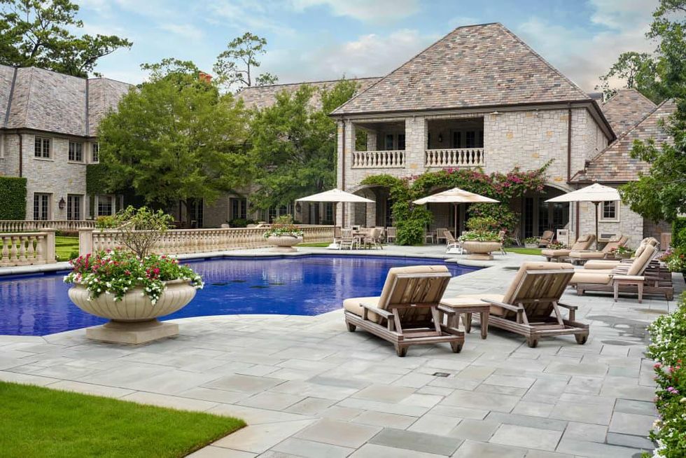 The Manor on Carnarvon 120 Carnarvon Memorial Park for sale