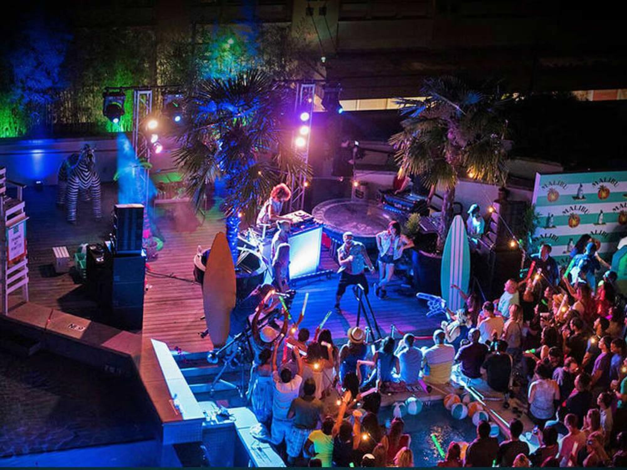 The Pool at Dallas Power & Light