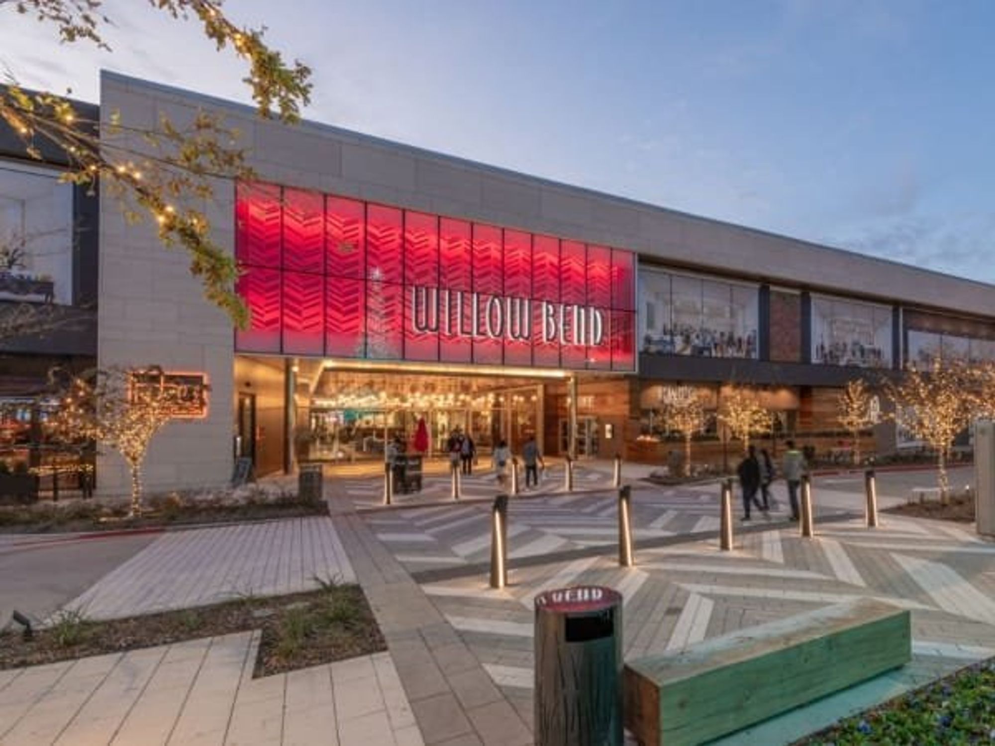 The Shops at Willow Bend