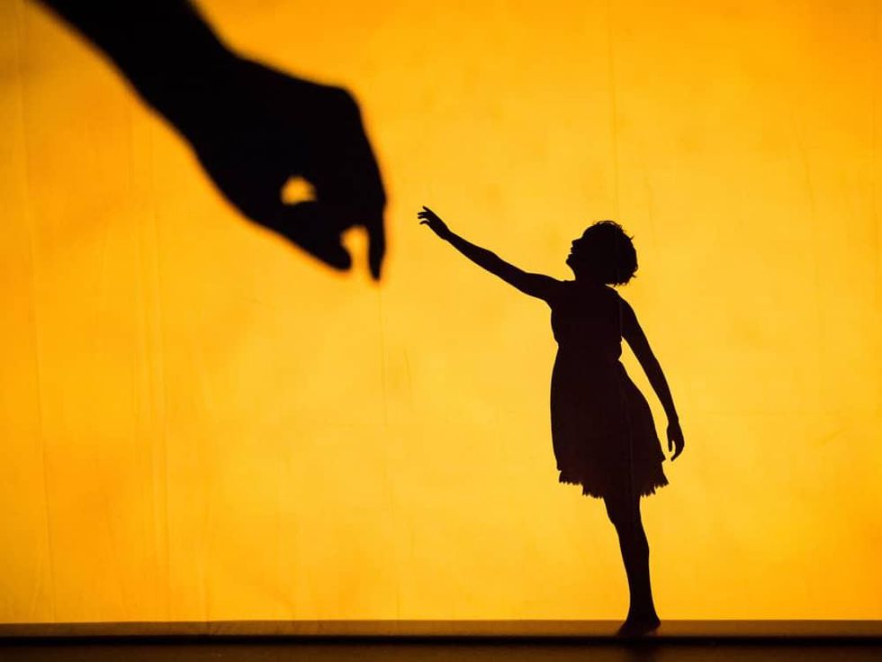 Titas presents Pilobolus