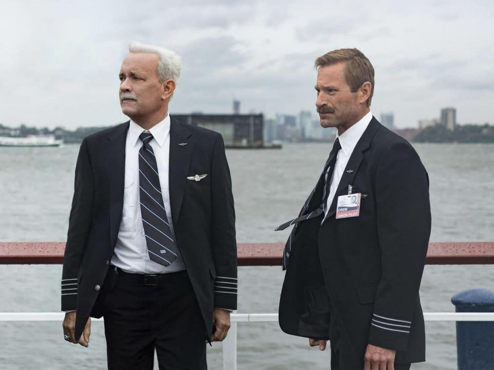 Tom Hanks and Aaron Eckhart in Sully