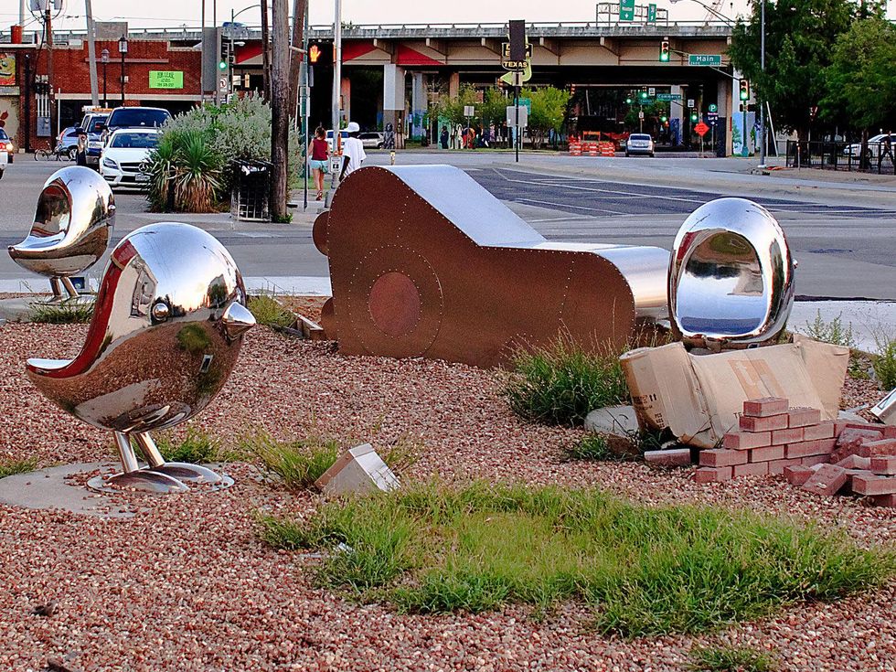 Traveling Man sculpture, Deep Ellum, Brad Oldham
