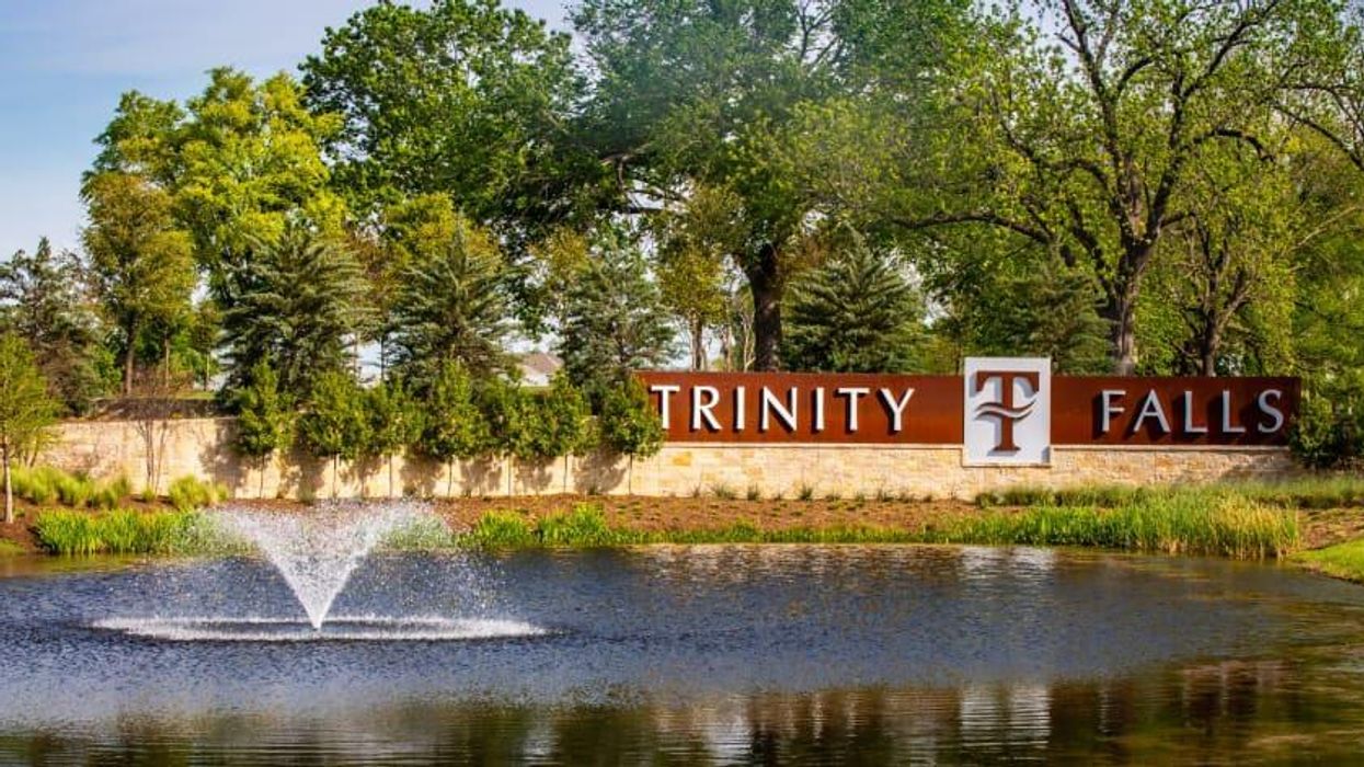 Trinity Falls welcome sign