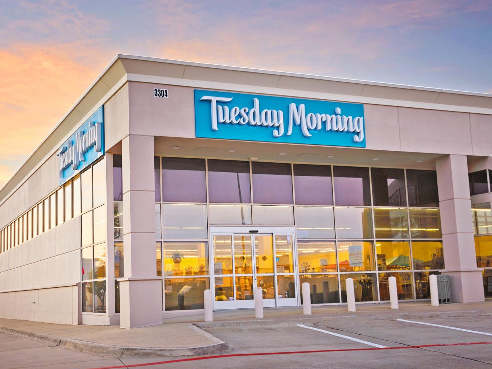Tuesday Morning is closing all stores