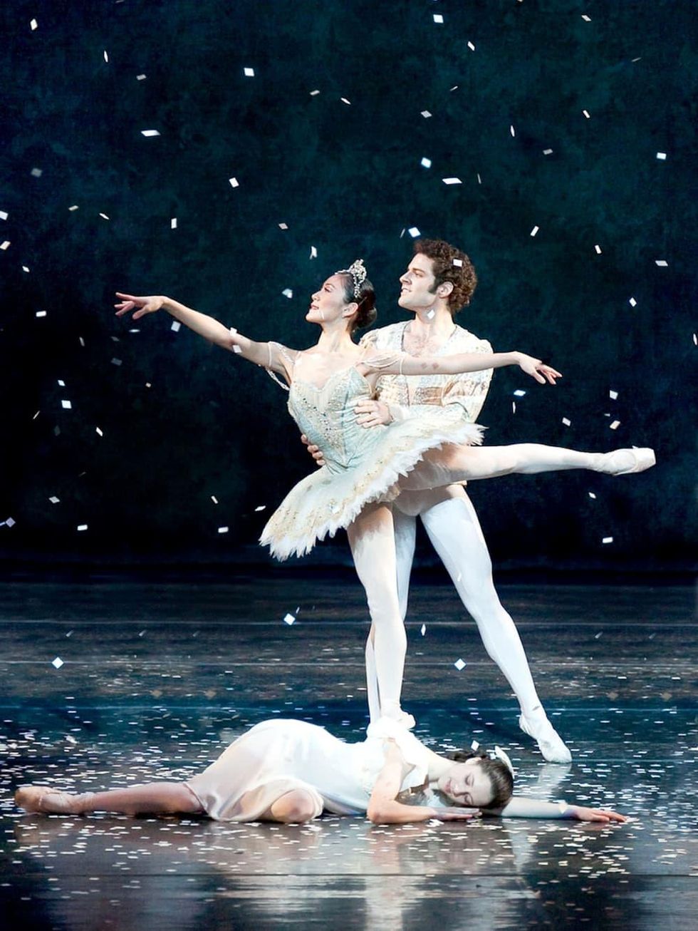 Tuzer Ballet Nutcracker