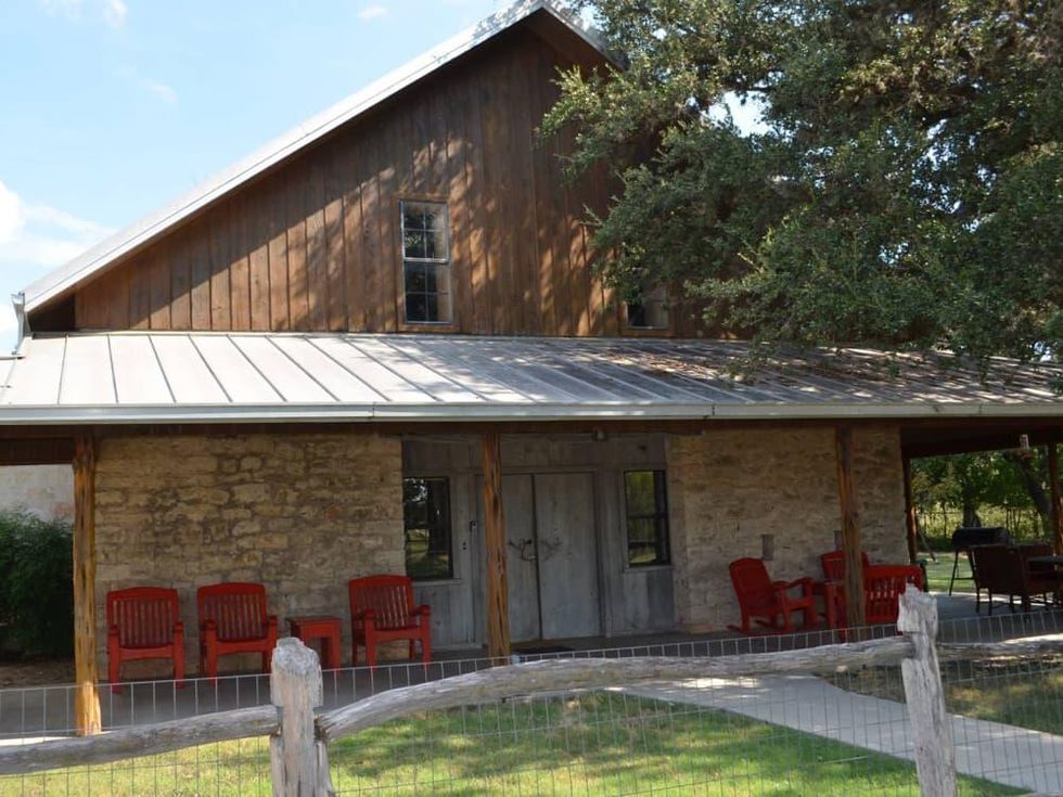 Utopia River Retreat cabin