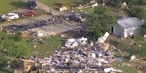 Residents in Valley View, Texas sift through homes mangled by tornado - Vimarsana News