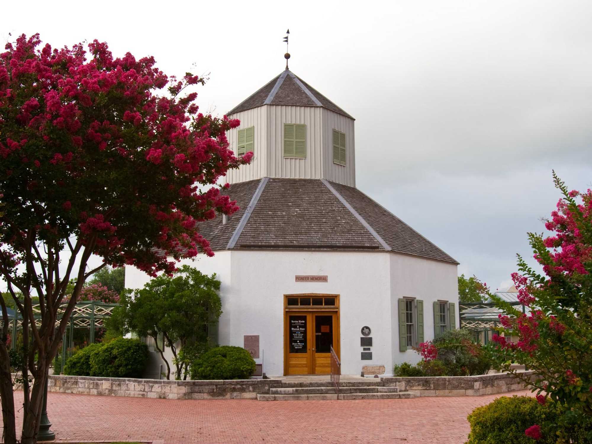 Vareines Kirch in Fredericksburg