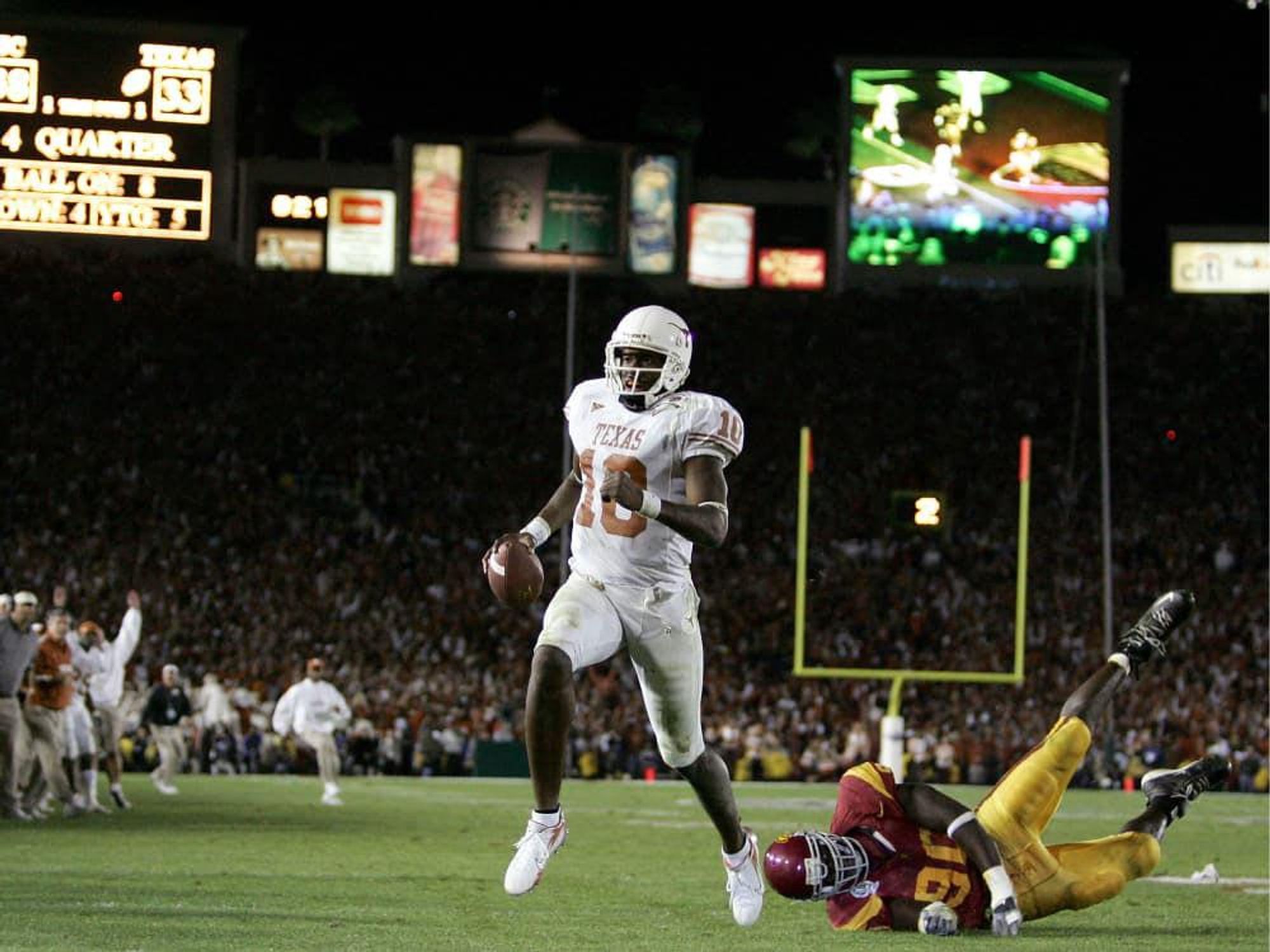 Vince Young scoring winning touchdown in 2006 National Championship Game