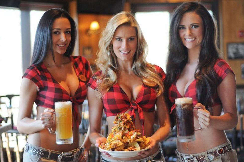 Waitresses at Twin Peaks restaurant