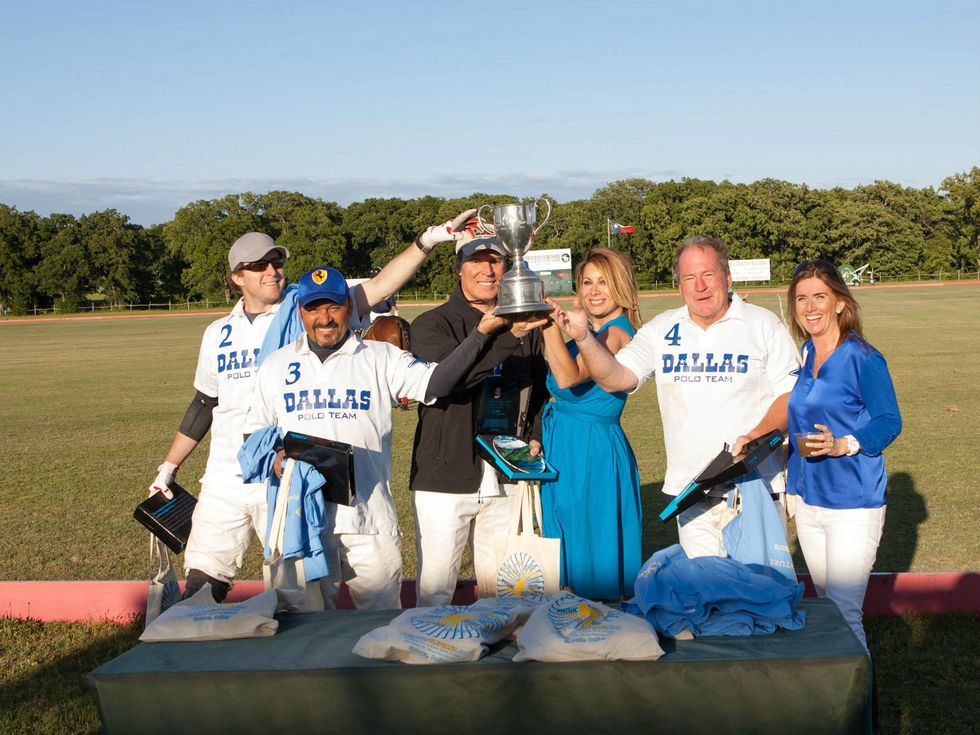 Winning team, Polo on the lawn