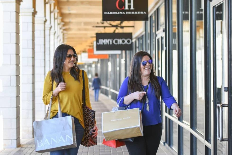 Women shopping at San Marcos outlets