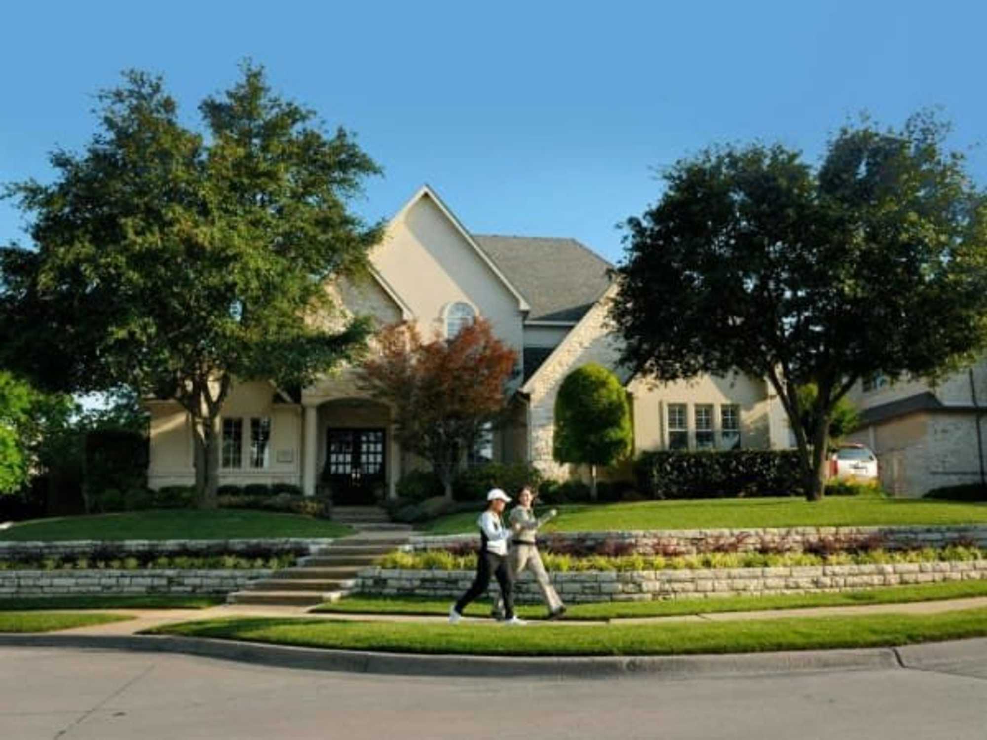 Women walking in Plano