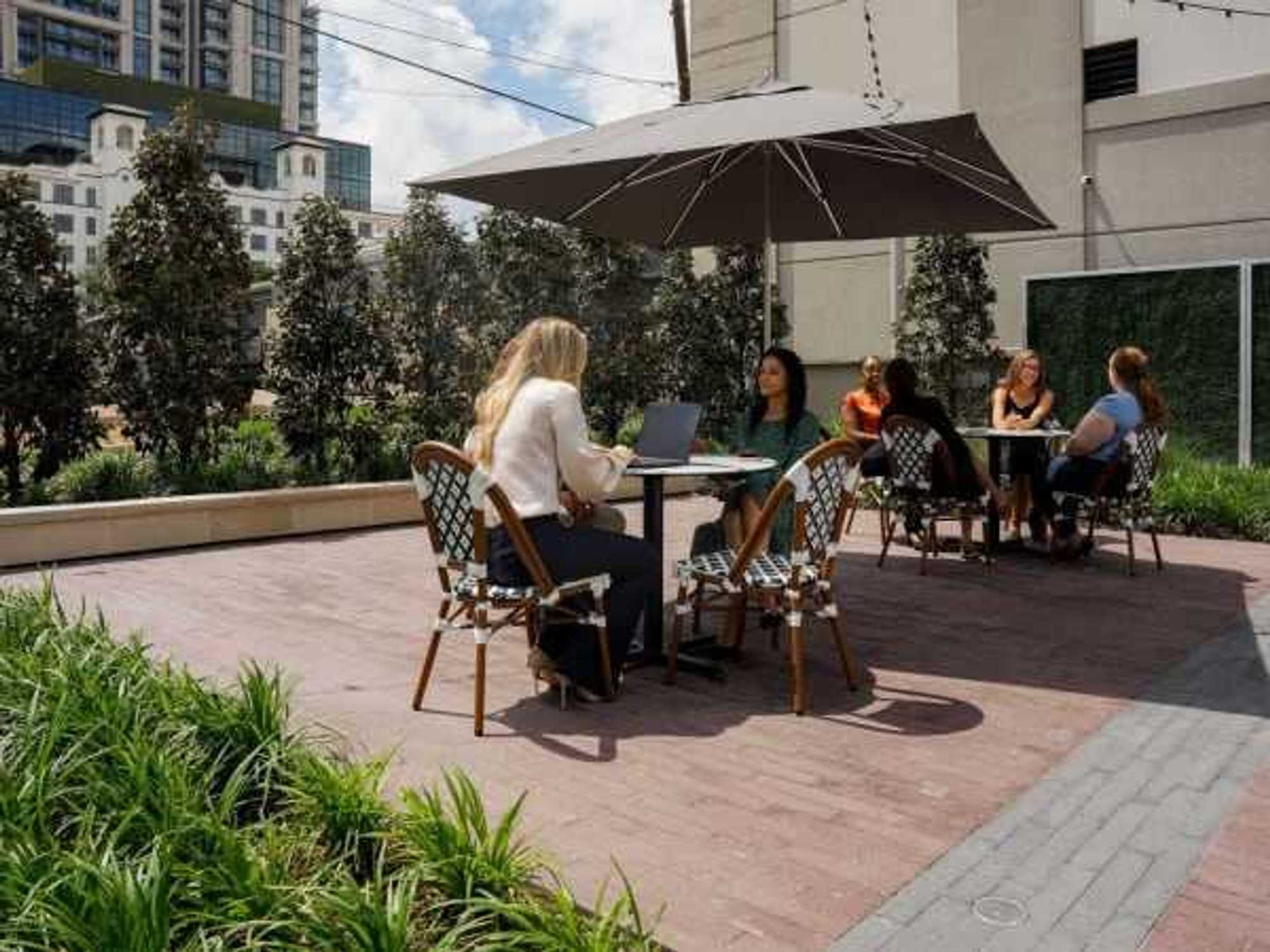 Y'all Plaza Marriott Dallas Uptown