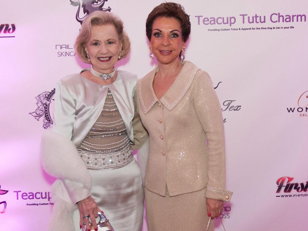 Yvonne Crum, Marta Fox, Women That Soar