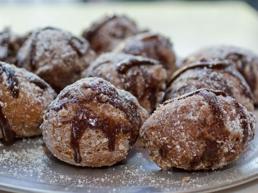 Zoli's zeppole